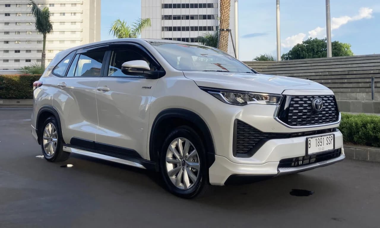 Toyota Innova Zenix Hybrid 2024